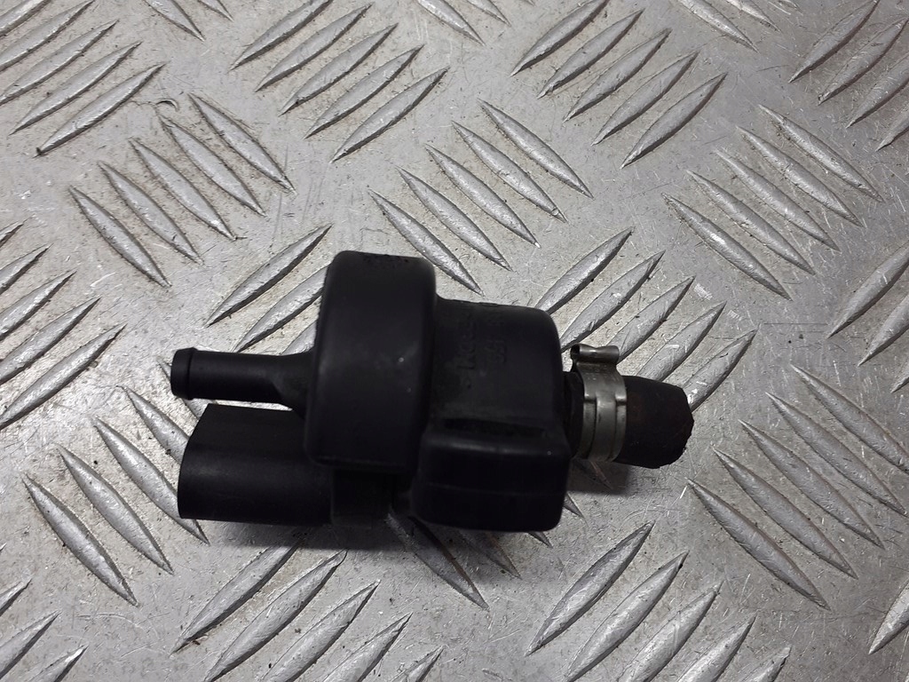 фото №1, Клапан вакуумa audi a6 c5 2.4 058133459