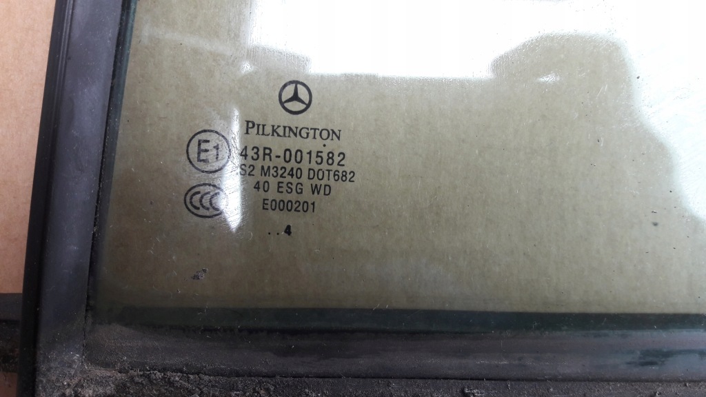 фото №4, Mercedes w203 стекло левый задняя треугольник