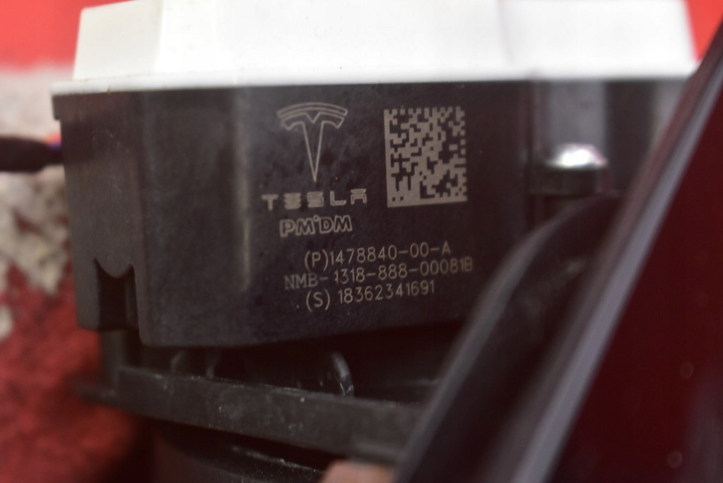 фото №8, Крышка порт зарядки 1446051-99-c tesla model 3 17-21