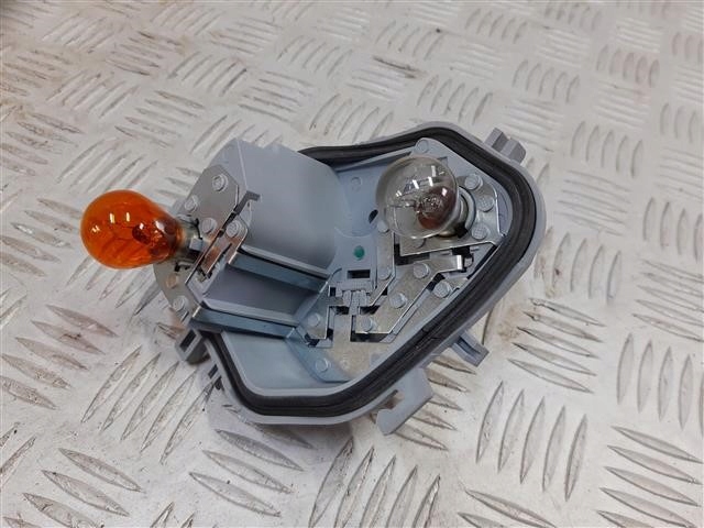 фото №1, Renault captur вкладыш лампы задняя задний правый