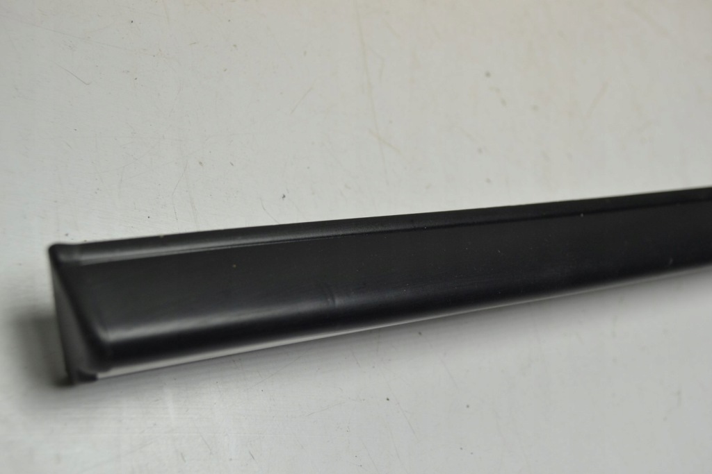 фото №6, Mercedes w107 slc молдинг боковая крыла правая задняя