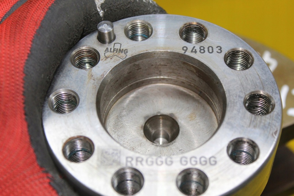 Wał колінчастий porsche cayenne 1 4.5 b 9481012r 94801103 Оригінал