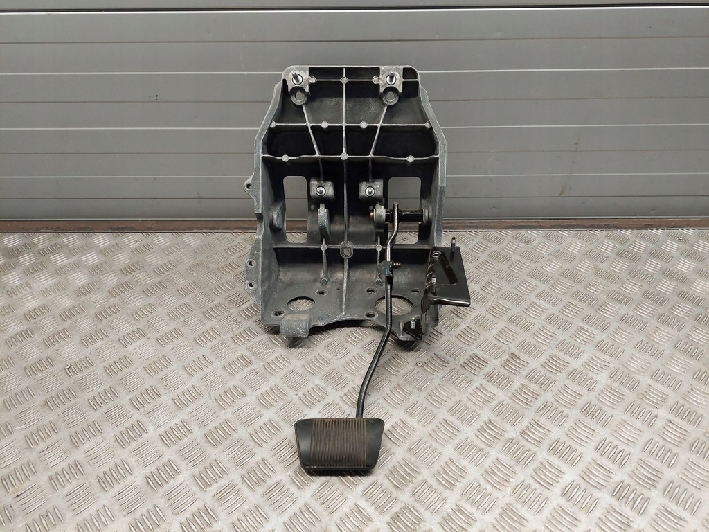 фото №1, Dodge ram 2015 каркас педалі гальма