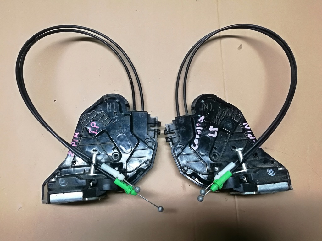 фото №1, Замок задня lewy= правий -corolla xi e16 sedan 13-19