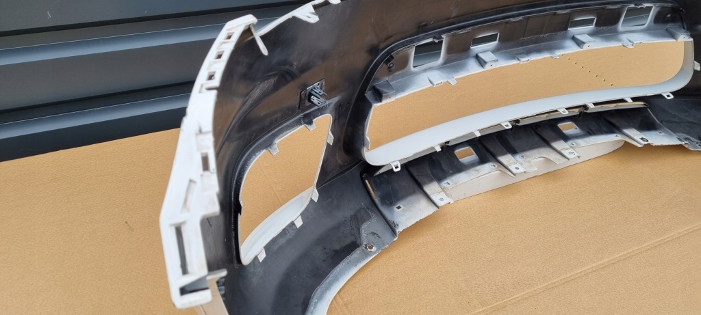 Grand cherokee wk2 рестайлинг  srt 18- бампер перед b143 Доставка