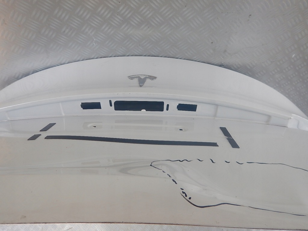 Tesla model y крышка багажника задний  задняя оригинал Киев