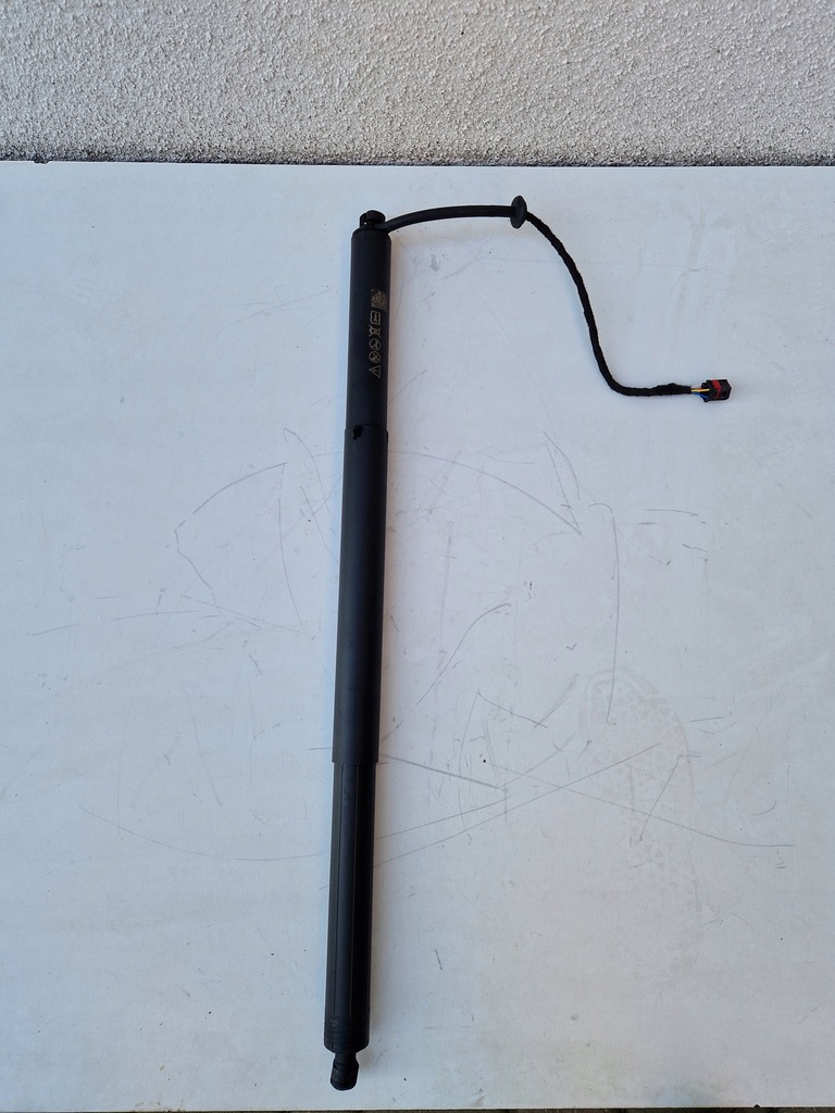 фото №1, Амортизатор крышки багажника cayenne 9y3