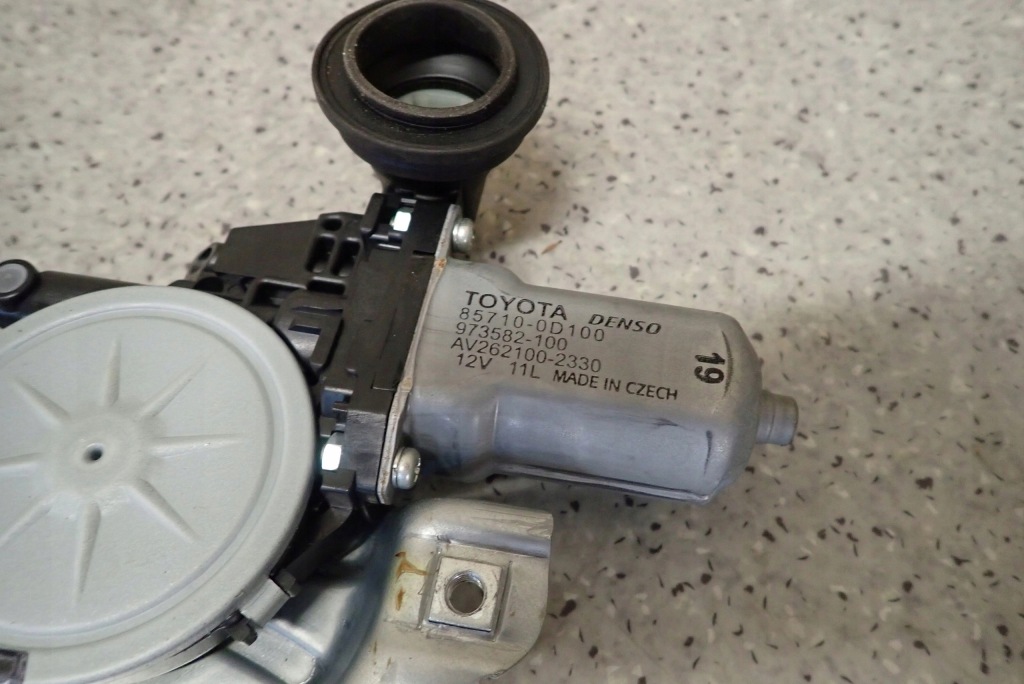 фото №4, Toyota yaris ii 06- подъемник стекло передний правый