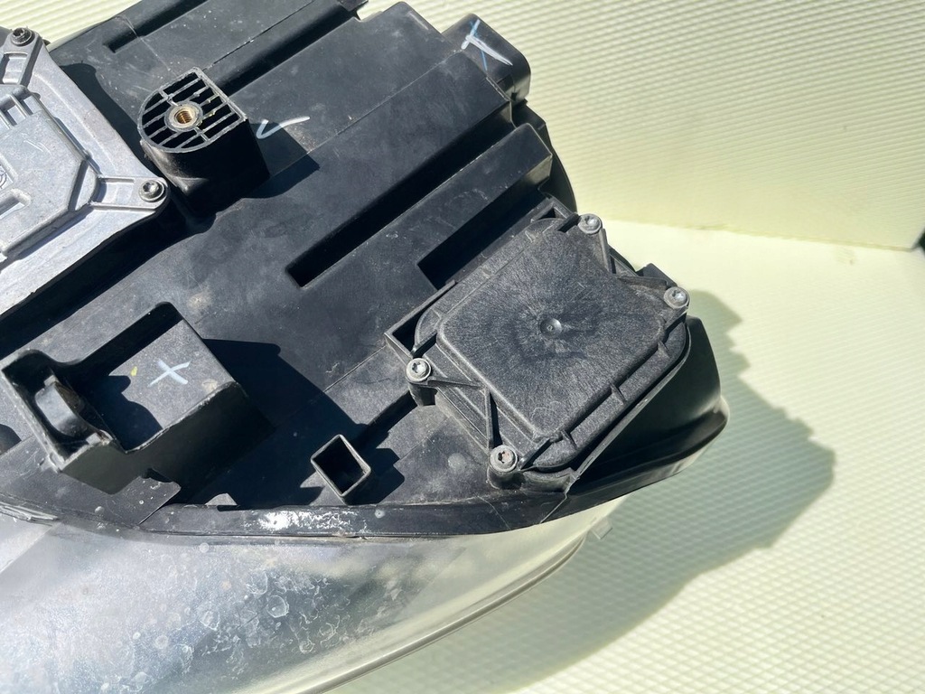 фото №8, Bmw x5 e70 2008 комплект лампа передніх dynamic bi ксенон