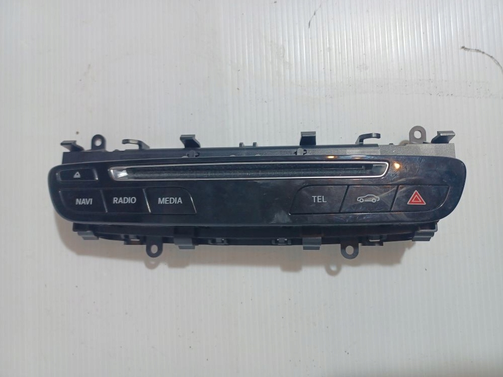 фото №1, Mercedes c-klasa w205 панель радио блок управления радио переключатель a2059055201