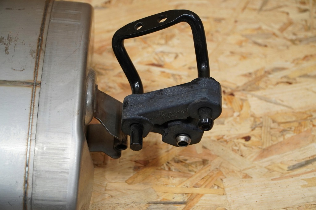 Гаситель выхлоп конечный 11544 sango lexus lbx hybrid новый 0km оригинал 23- Киев