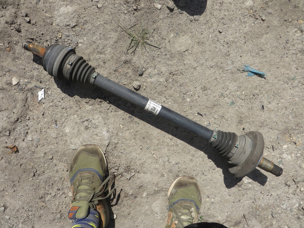 фото №1, Mercedes w205 привідний вал лівий задня a2053508113 x