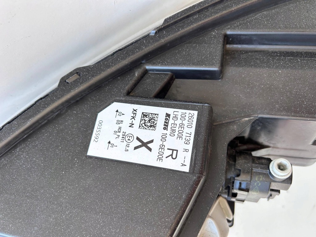 Nissan townstar фара левая правый  перед оригинал Киев