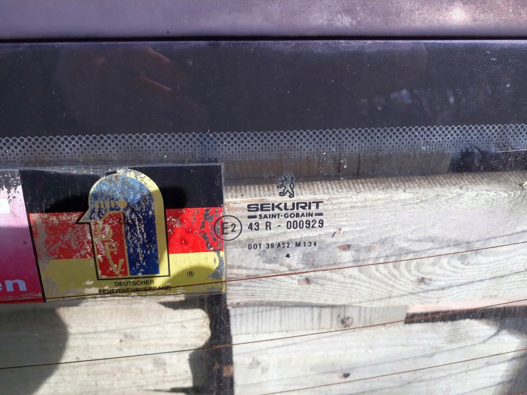 фото №2, Стекло задняя крышки багажника peugeot 306