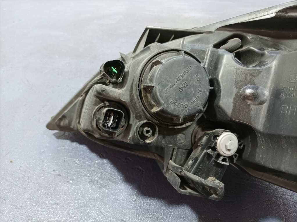 фото №6, Kia ceed i lift фара лампа перед правий eu 92102-1h