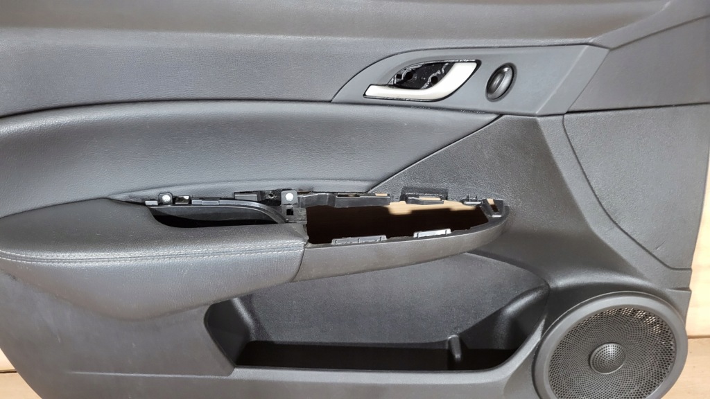 фото №6, Оббивка обшивка лівий перед honda civic viii 8 ufo hb 5d шкіра