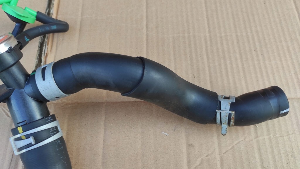 Suzuki vitara шланг радіатора води 1.4 turbo бензин 2018 рік в Україні