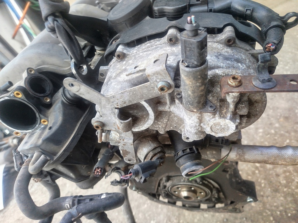 Головка двигуна vw golf 5 v audi a3 8p octavia 2 06d103373am Зі Шроту