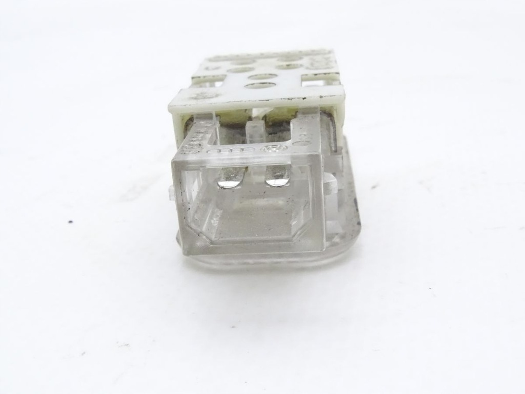 фото №5, Audi a6 c6 4f0 04-11 лампа освещение дверь 8d094741