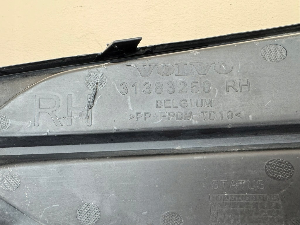 фото №12, Volvo s90 v90 17r- решётка правая бампера правый перед 31383250