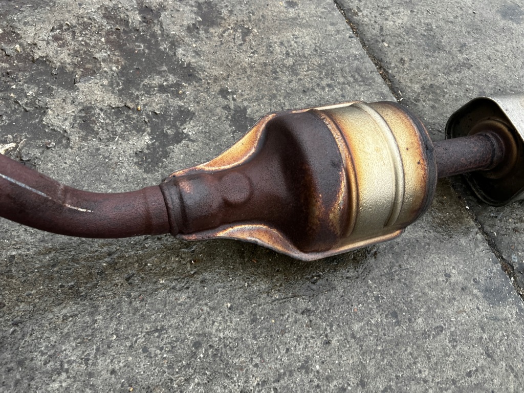 фото №4, Выхлоп труба выхлопная гаситель катализатор dacia jogger sandero iii 1.0 tce