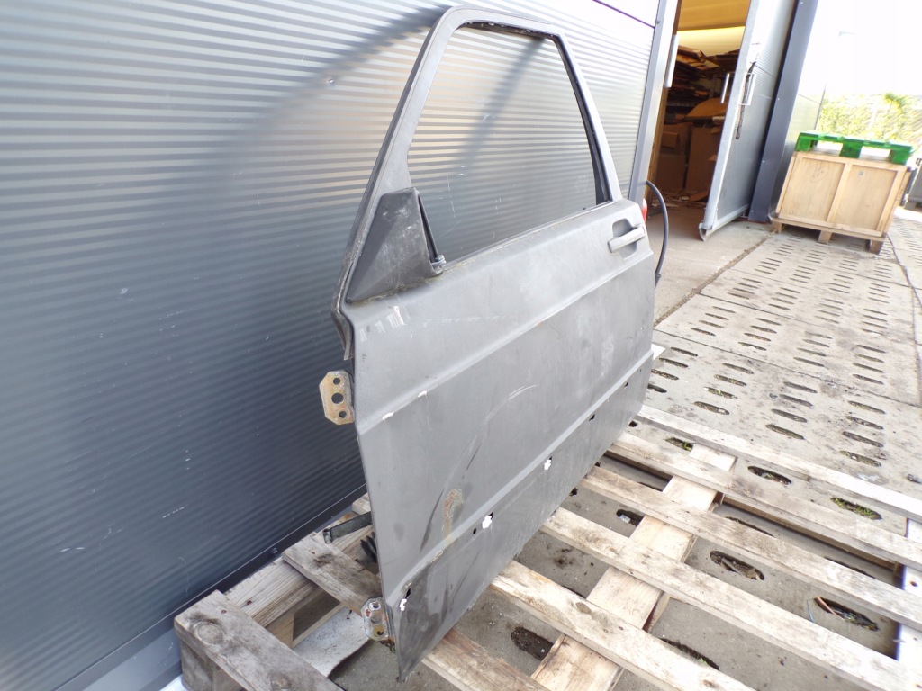 фото №2, Дверь левая передние mercedes w201