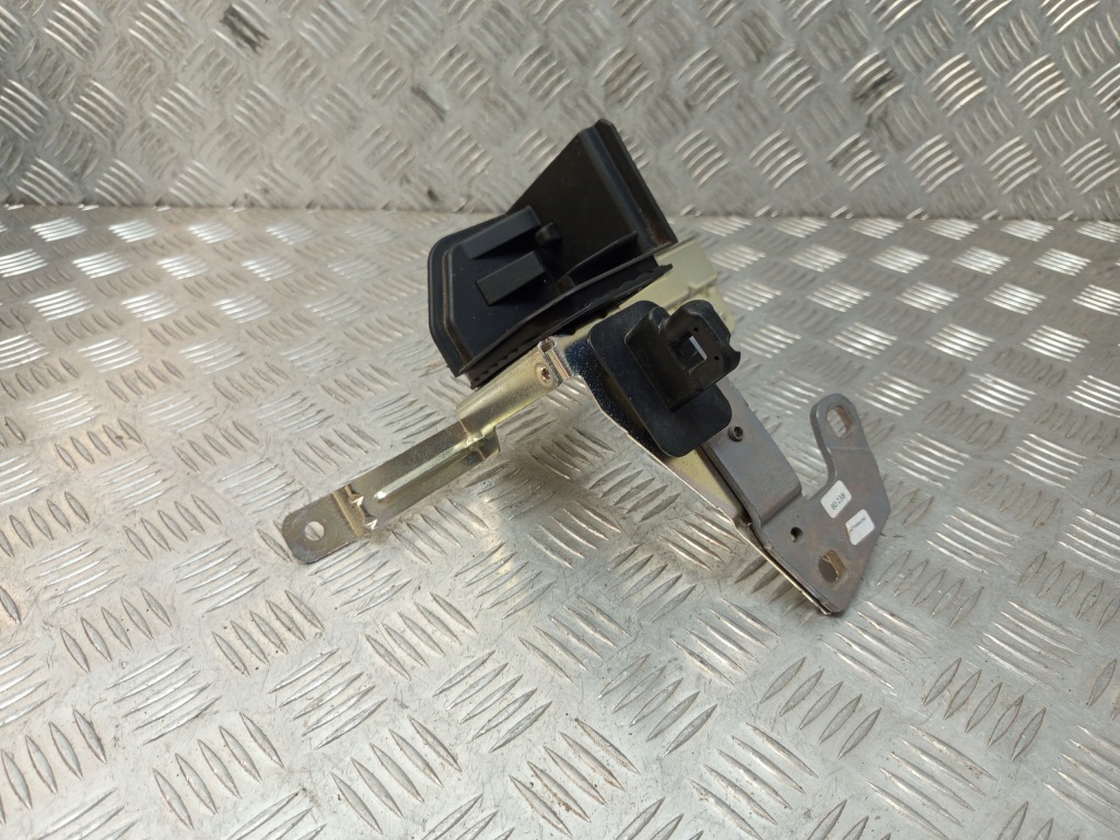 Bmw g21 g81 кронштейн кронштейн шторка багажника левая 7450729 Киев