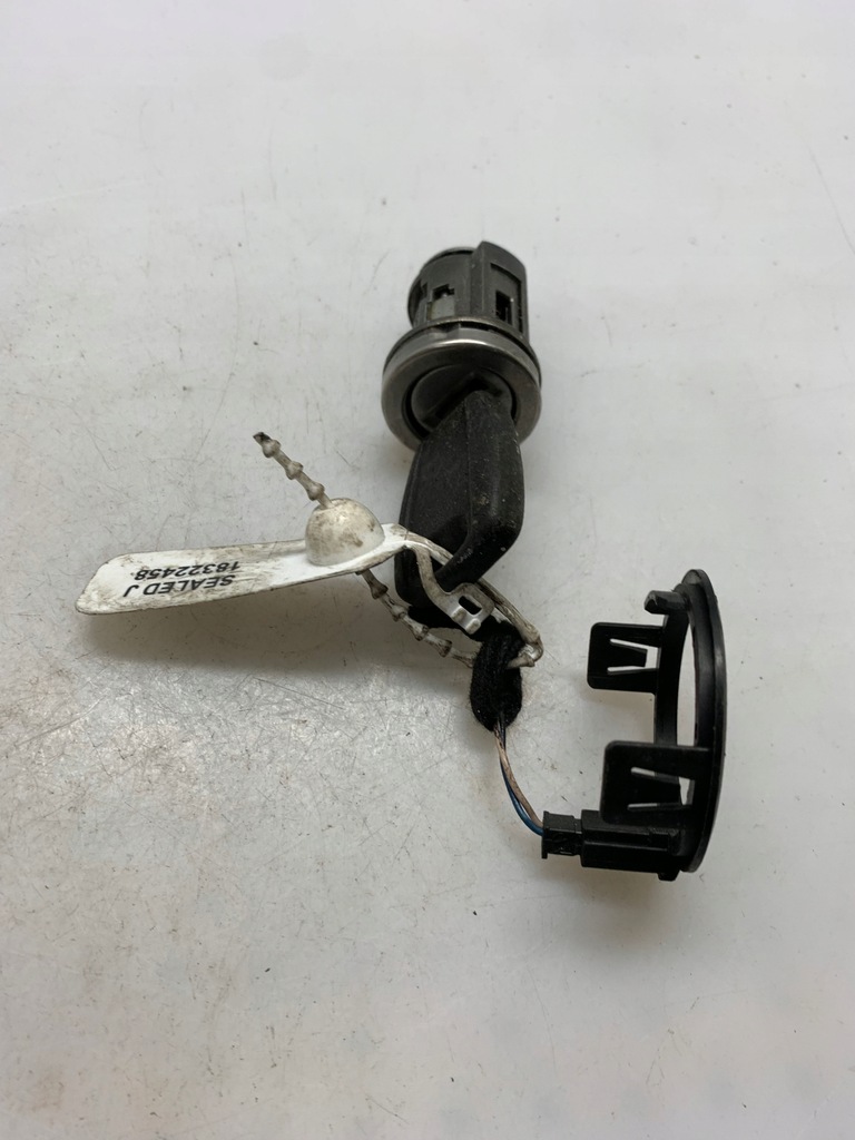 фото №1, Замок запалювання з ключ fca b365