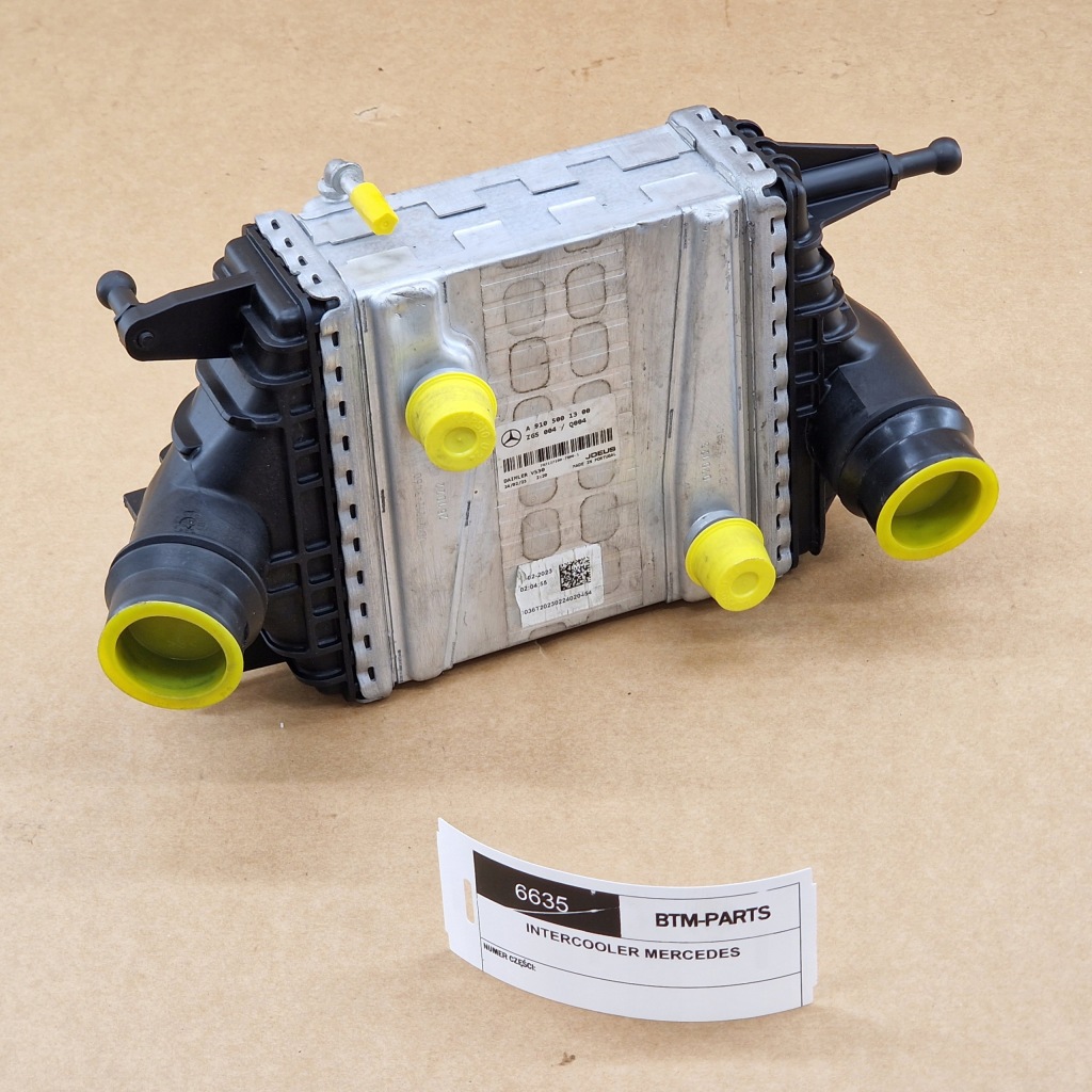 Купити Радіатор інтеркулер mercedes sprinter w910 a9105001300