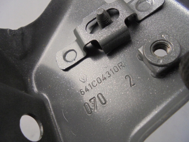 фото №4, Кріплення крила правий перед renault clio v 19-