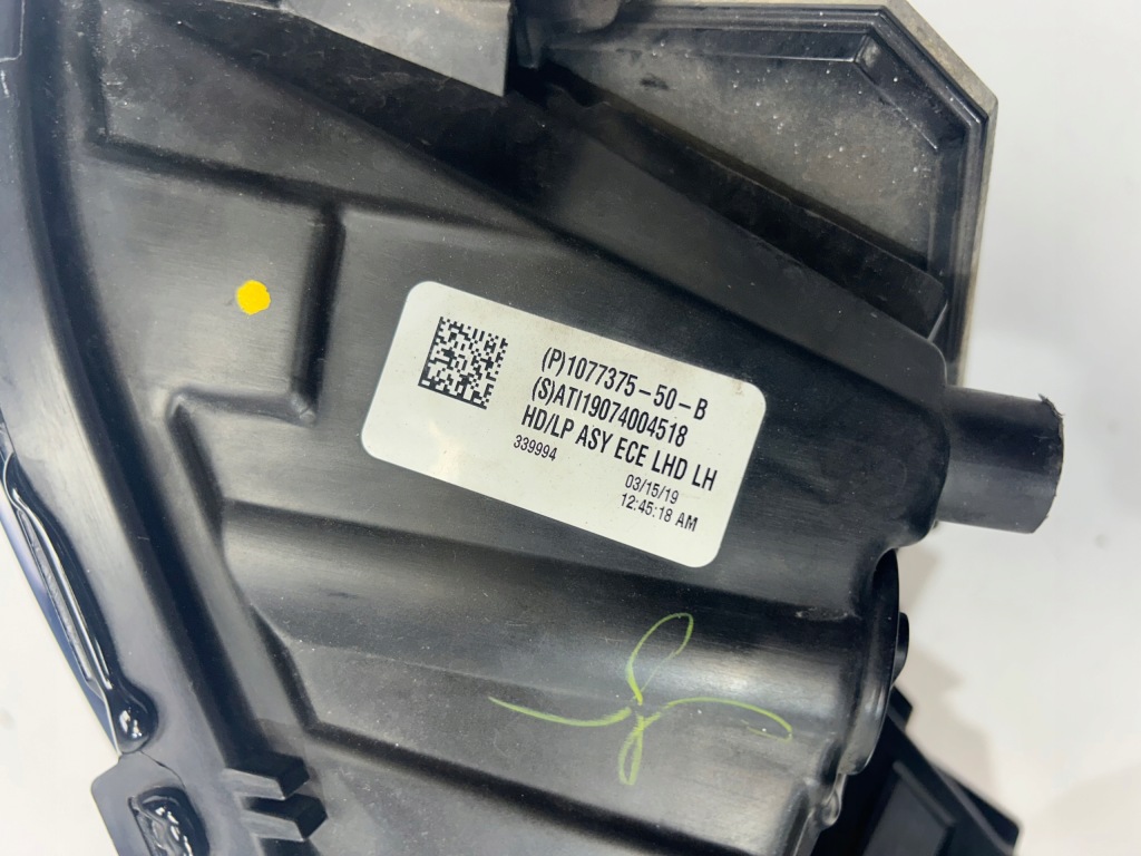 Lampafull led ліва правий перед передній tesla 3 1077375-50-b 1077376-50-b Ціна