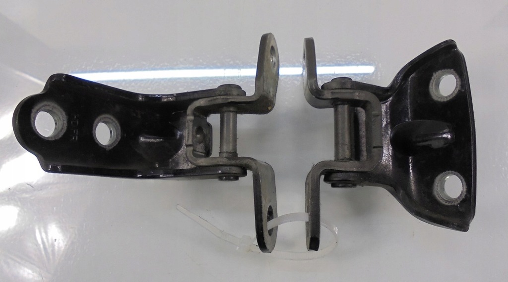 фото №1, Hyundai i30 i lift 11 r петли дверь правое задняя hb 5d