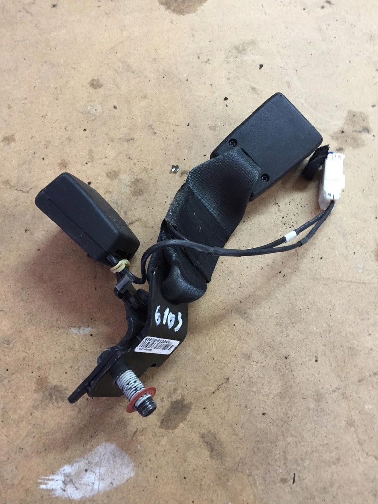 фото №1, Kia rio v 2017- клипса поперечина безопасности задняя