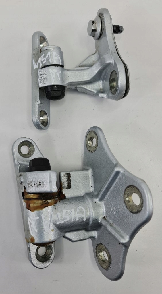 фото №1, Петлі двері правий задня 775 mercedes w251 пара