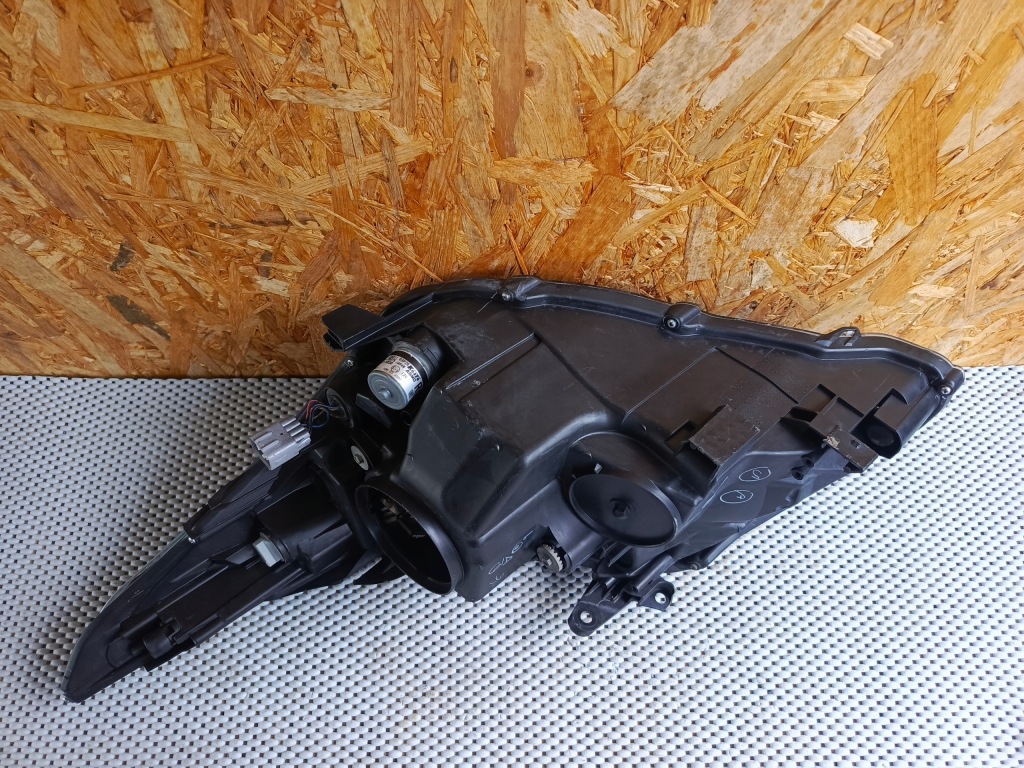 Купити Фара перед правий toyota avensis t27 рестайлінг  bi-xenon 1000017687