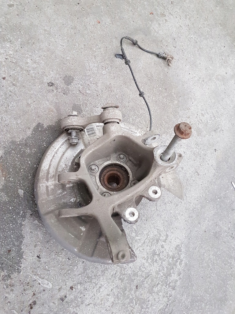 Купити Bmw поворотний кулак задній права сторона f110