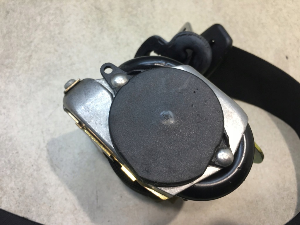 Ремень безопасности правый  перед mercedes w168 в Украине