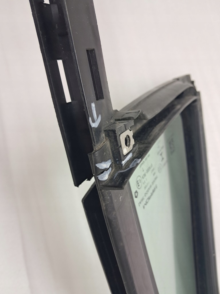 фото №4, Jeep renegade стекло дверь правый перед передняя 520155120