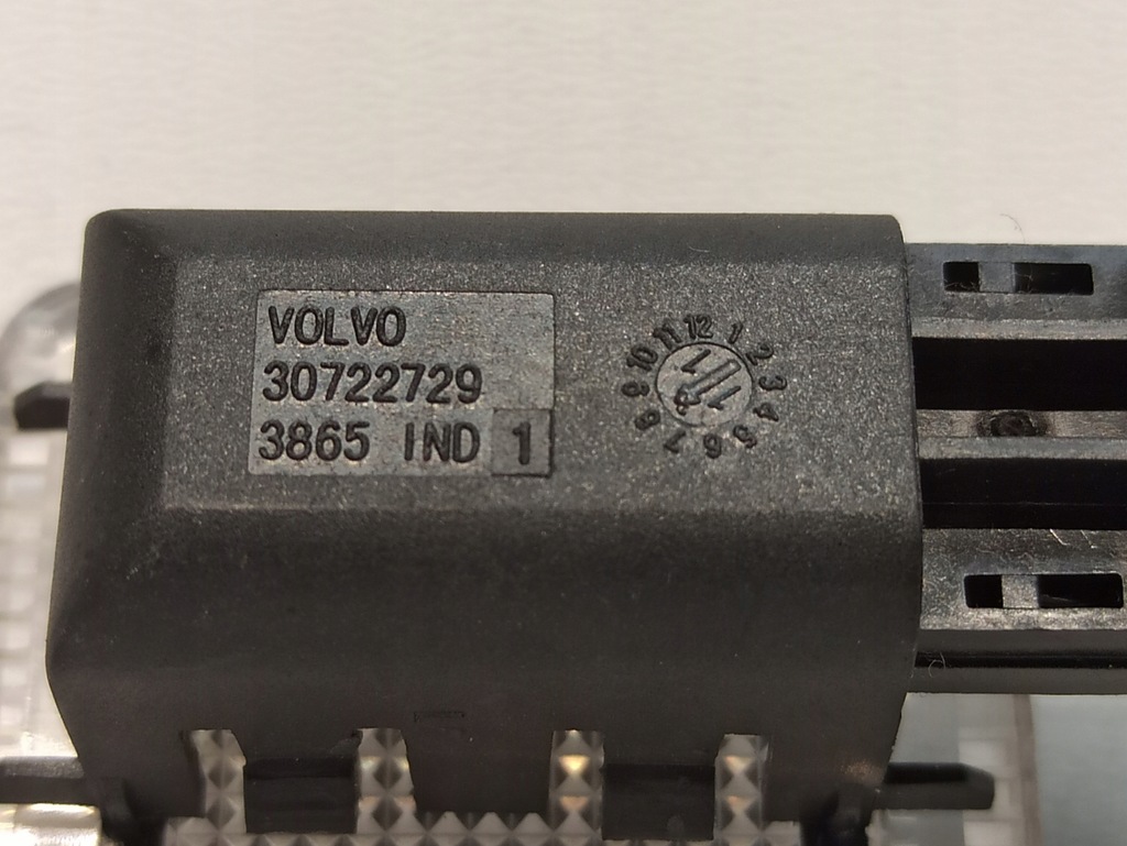 фото №4, Лампа освещение салона volvo v60 30722729