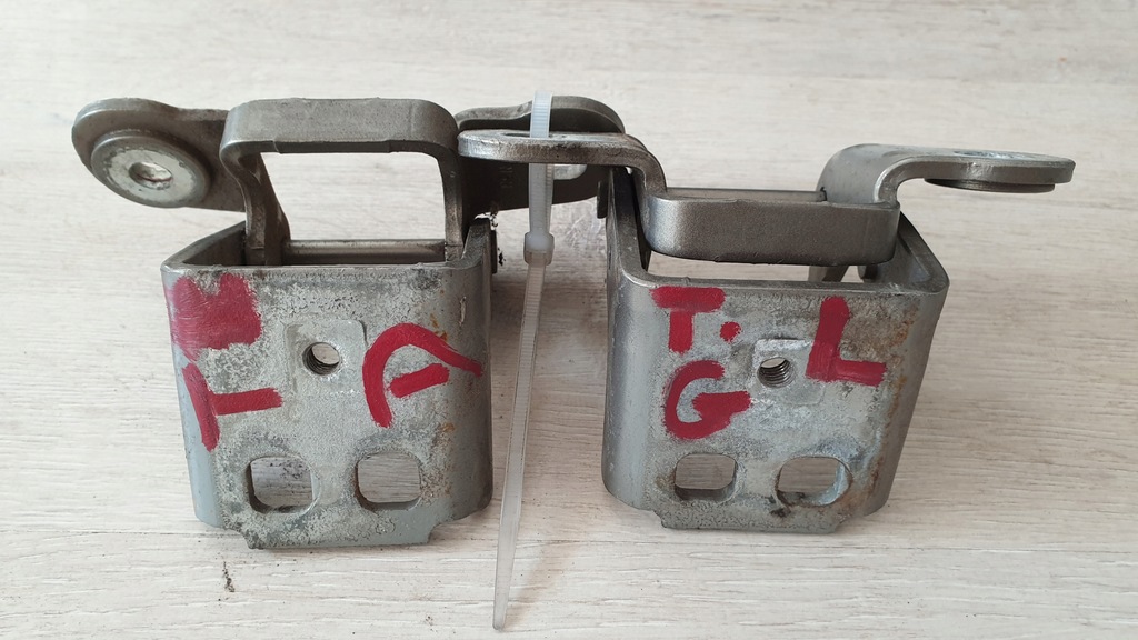 фото №1, Петли дверь jeep cherokee liberty kj задняя левый