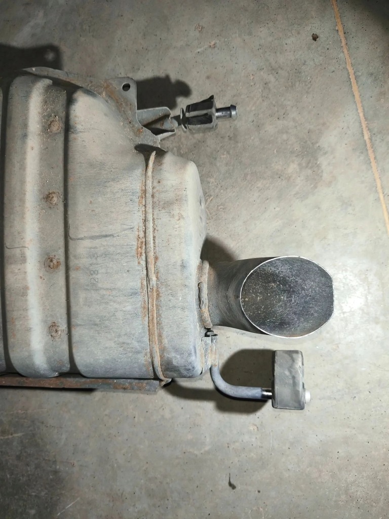 Задня труба вихлопна ліва сторона lexus ls v 1744031290 Недорого