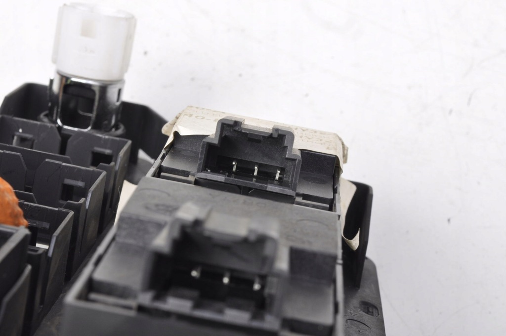 фото №8, Land rover discovery l462 панель регулировка сиденье hy32-14a340-a