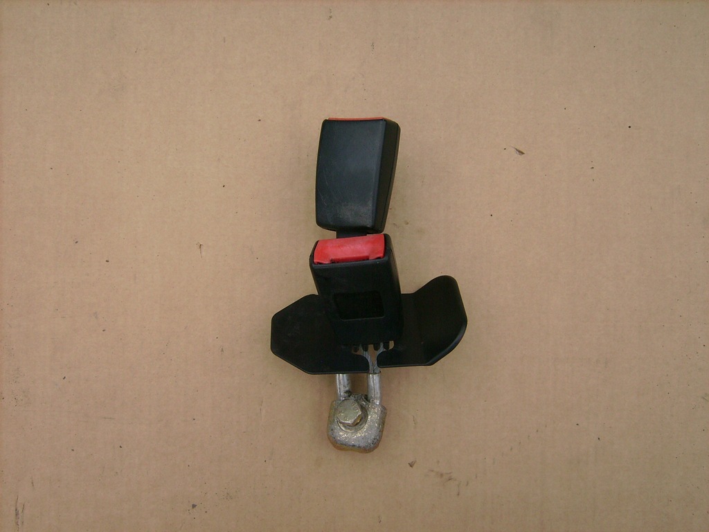 фото №1, Кліпса поперечина задня audi a4 b7 8e0857739