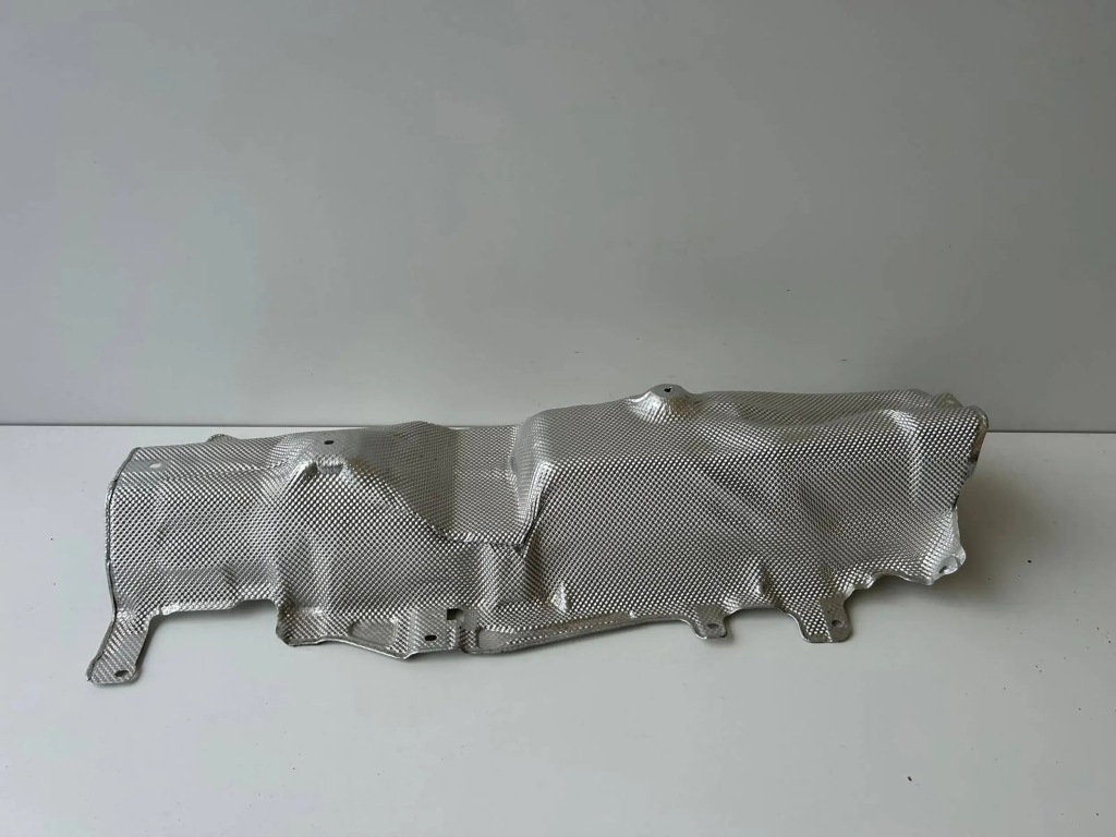 фото №1, Bmw 1 f40 защита тепловая выхлоп 8496117 оригинал