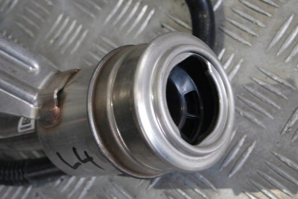 Заливна горловина пального труба bmw g05 7439934 Ціна