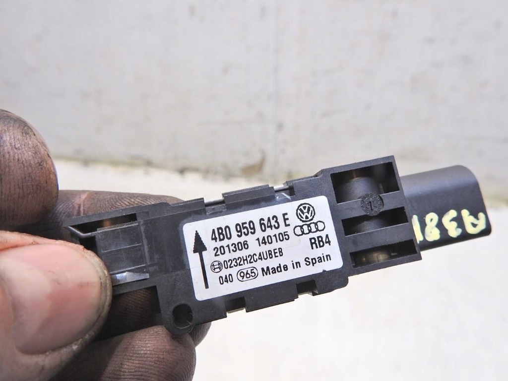 фото №8, Датчик ударный audi a3 8p 4b0959643e
