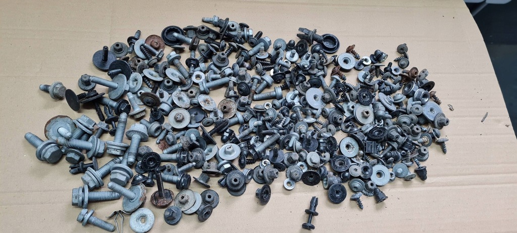 фото №14, A6 c8 4k болты винтики гайки крыльев бампер перед lz7s a7 4k