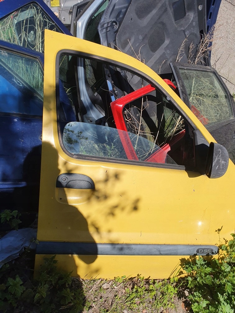 фото №1, Дверь правое целый !!! renault kangoo 99r идеальное состояние!!!