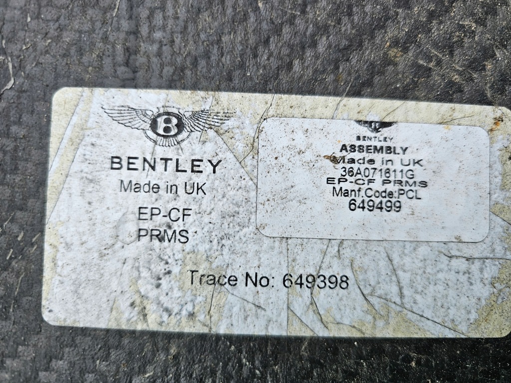 Спойлер дифузор карбон бампер bentley bentayga 2015 - задній задній Недорого