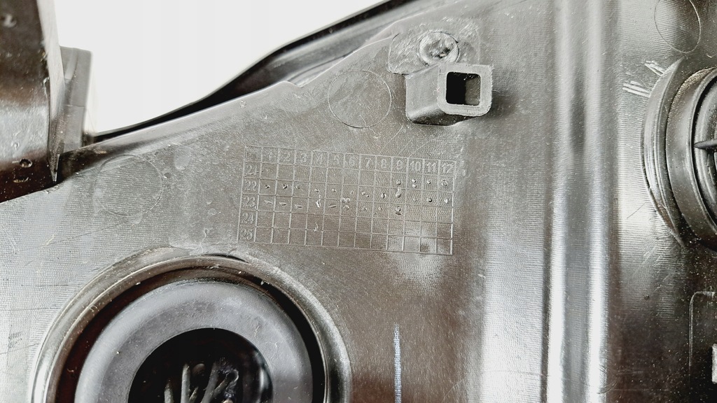 фото №12, Mg 4 mulan лампа права led saic vision 100-40179